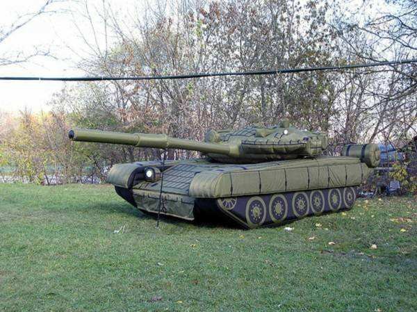 巴南陆地军事假目标坦克